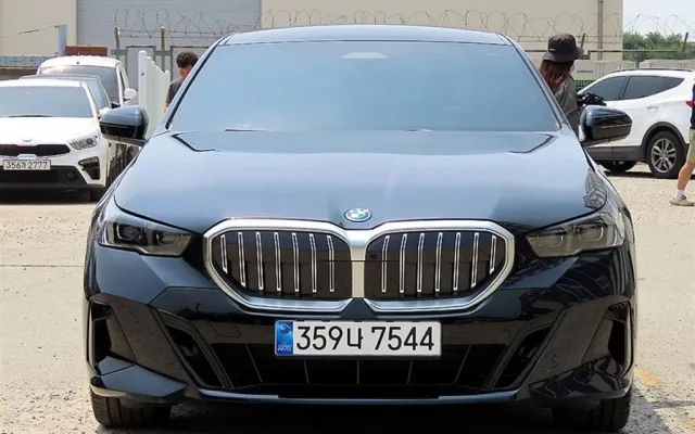 인천외제차중고차 5시리즈 (G60) 530e 매물 사진 13 - 2025/12 10,224km